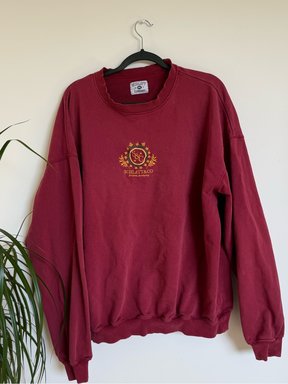 Vintage Maroon Crewneck Sweatshirt with Embroidered Crest